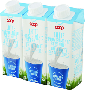 Latte Parzialmente Scremato UHT a Lunga Conservazione 3 x 250 ml