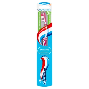 Aquafresh Dynamic spazzolino denti protezione denti e gengive delicato per rimuovere placca Medio